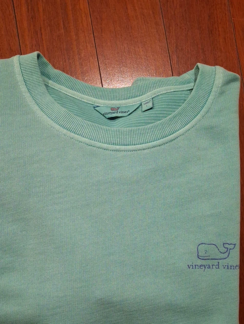 Vineyard Vines Mint Green Whale Logo Crewneck - Picture 10 of 12